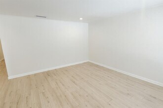 1005 W Martin Luther King Jr Blvd in Austin, TX - Building Photo - Building Photo