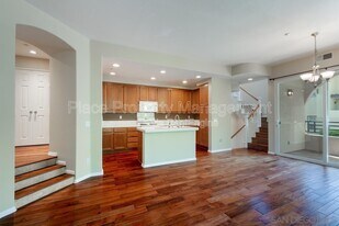 2980 Escala Cir in San Diego, CA - Building Photo