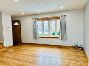 5249 W 64th Pl in Chicago, IL - Building Photo - Building Photo