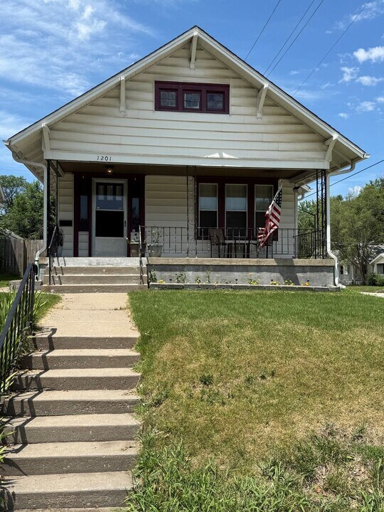 1201 SW Jewell Ave in Topeka, KS - Building Photo