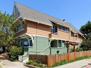 4102 Terrace St, Unit 4102 Terrace Street in Oakland, CA - Building Photo - Building Photo