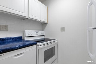 1634 Farmington Ave in Farmington, CT - Building Photo - Building Photo