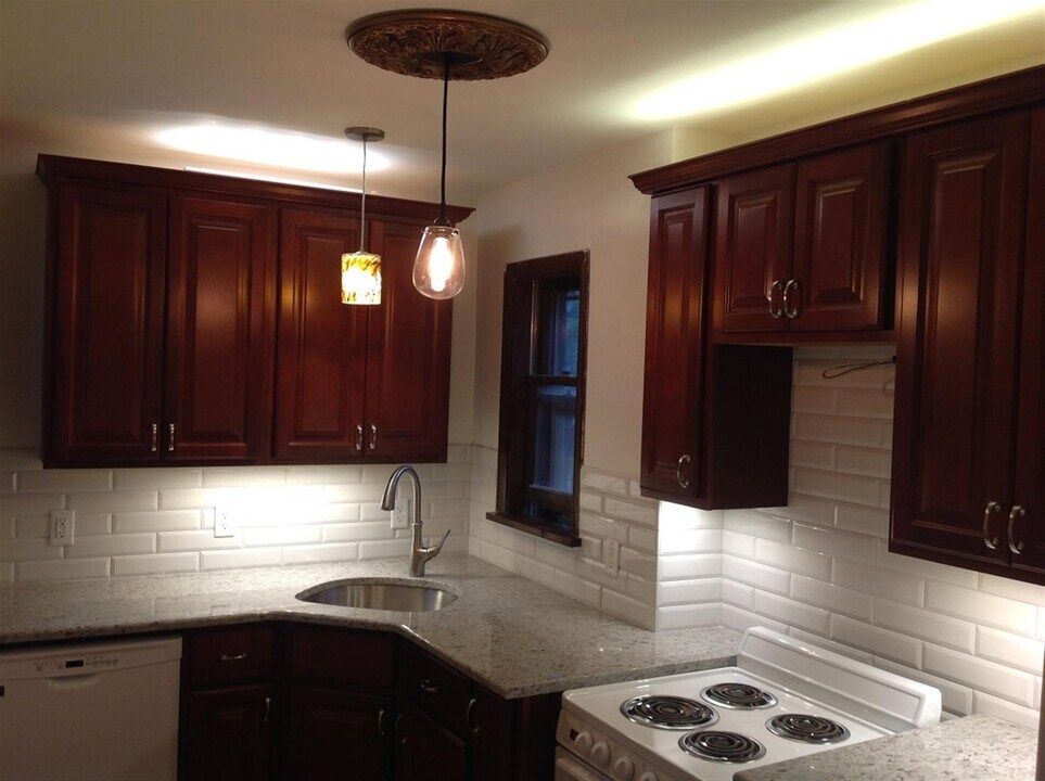 28 Dover St, Unit 1 in Cambridge, MA - Building Photo