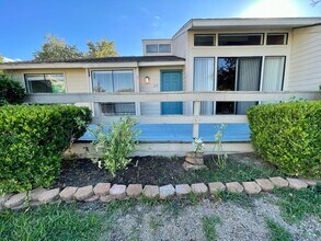 49 April Point Dr N in Montgomery, TX - Building Photo - Building Photo