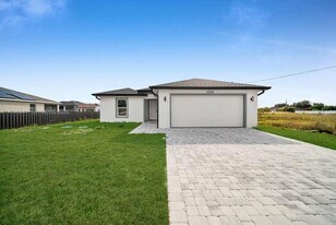 3210 10th St SW in Lehigh Acres, FL - Building Photo