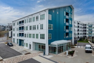 Emblem Park in Nashville, TN - Building Photo