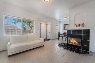 1012 Dusty Creek St in Las Vegas, NV - Building Photo