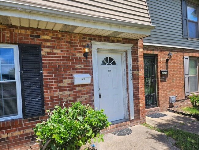 1626 Corprew Ave in Norfolk, VA - Building Photo - Building Photo