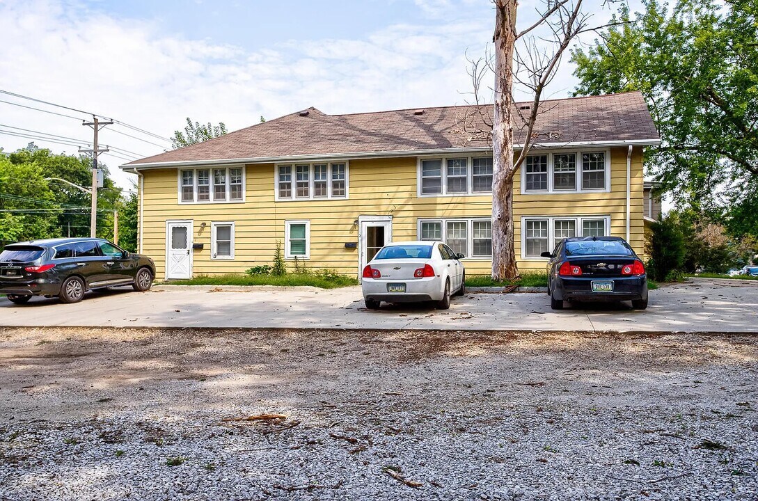 2006 Grand Ave, Unit 2 in Ames, IA - Building Photo