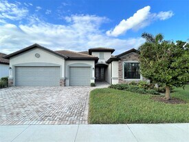 9353 Glenforest Dr in Naples, FL - Building Photo
