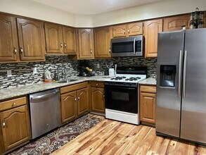 176 Thoreau Dr in Plainsboro, NJ - Building Photo - Building Photo