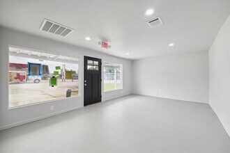 1514 Mercury Dr in Houston, TX - Building Photo - Building Photo