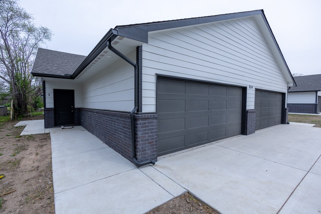 Duplexes on Custer and Murdock in Wichita, KS - Foto de edificio