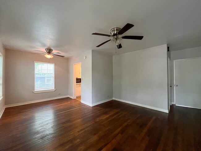 2308 8th St in Bay City, TX - Building Photo - Building Photo