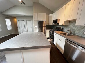 819 N May St in Chicago, IL - Building Photo - Building Photo