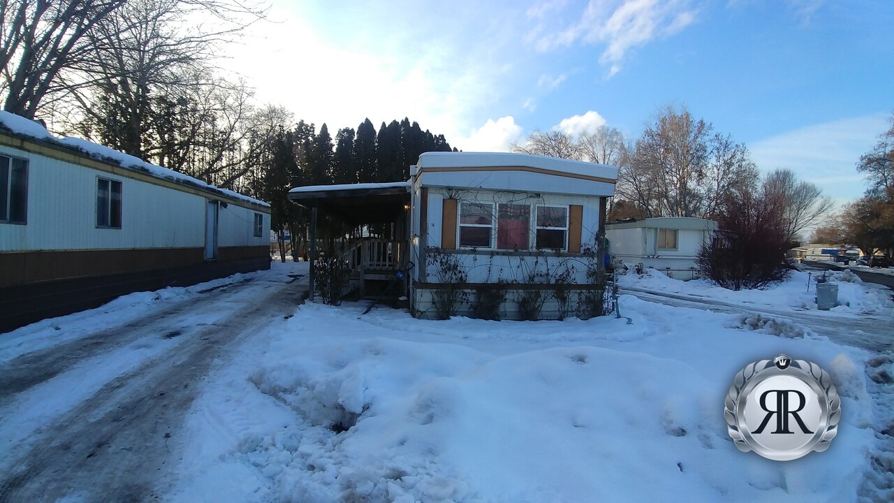 141-171-171 Stark Rd in Yakima, WA - Building Photo