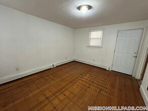 18 Rockville Park, Unit 1 in Boston, MA - Building Photo - Building Photo