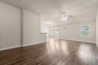 5346 Weeping Bow in Willis, TX - Building Photo - Building Photo