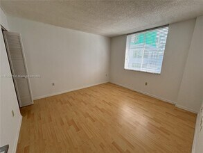 126 SW 17th Rd in Miami, FL - Building Photo - Building Photo