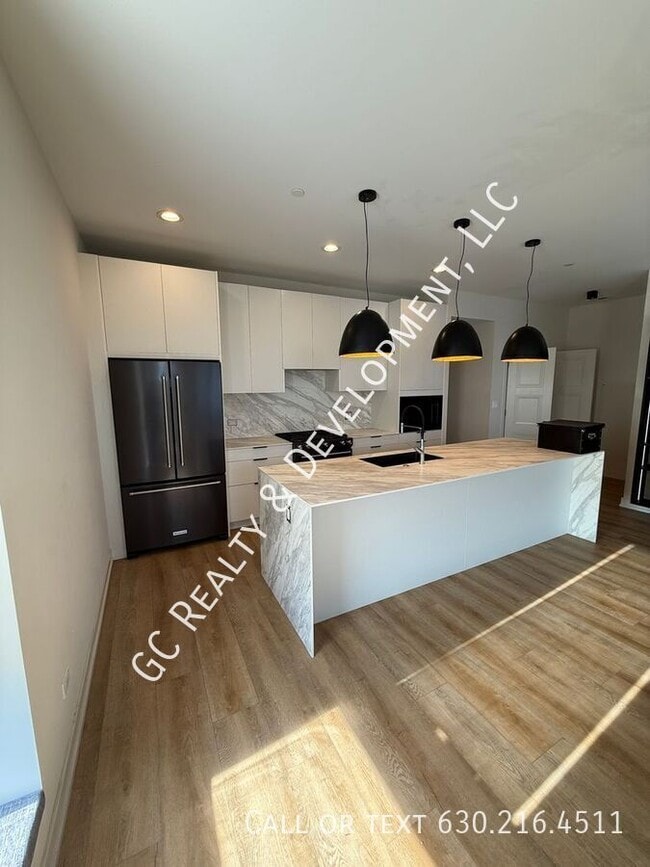 3202 N Kildare Ave in Chicago, IL - Building Photo - Building Photo