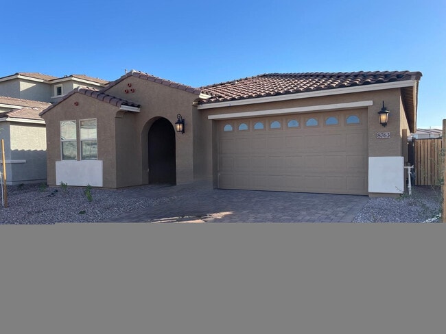 8763 W Orange Dr in Glendale, AZ - Building Photo - Building Photo