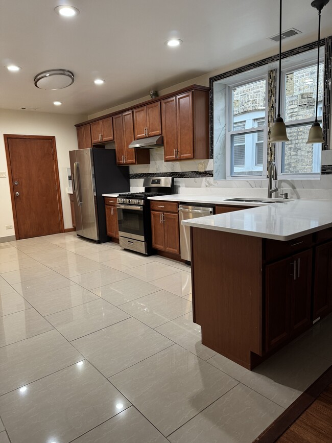 6140 N Mozart St, Unit 3 in Chicago, IL - Foto de edificio - Building Photo