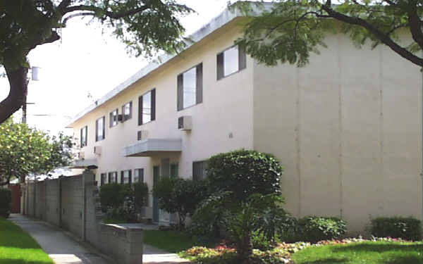 210 N Cordova St in Burbank, CA - Foto de edificio