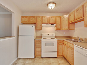 Belle Oak Apartments in Metairie, LA - Building Photo - Building Photo