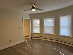 393 Newhall St in New Haven, CT - Building Photo - Building Photo