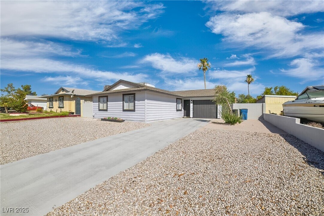 5111 Orinda Ave in Las Vegas, NV - Building Photo