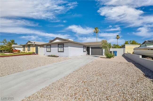 property at 5111 Orinda Ave
