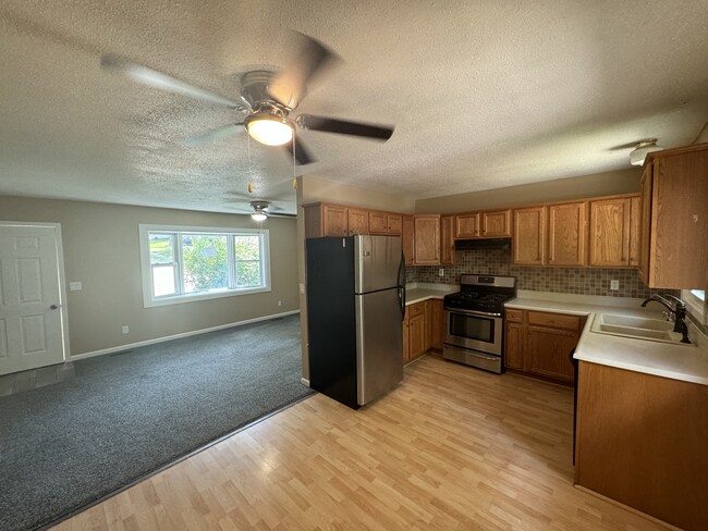 3322 7th St W in Milan, IL - Building Photo - Building Photo