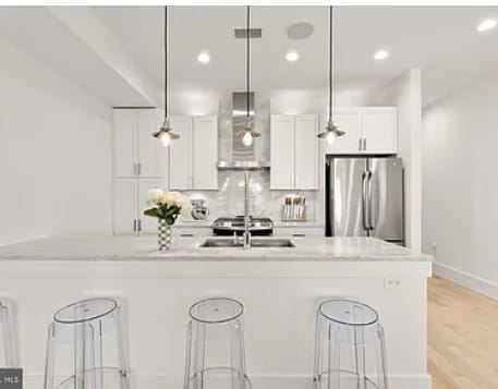 1230 Fairmont St NW, Unit 2 in Washington, DC - Foto de edificio - Building Photo