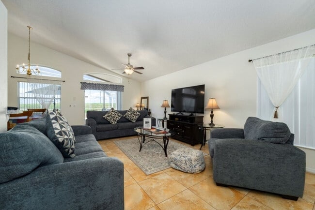 447 High Point Dr
