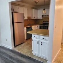 160-166 W Rd in Pleasant Valley, NY - Building Photo - Building Photo