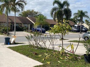 154 Pinewood Ct in Jupiter, FL - Building Photo - Building Photo