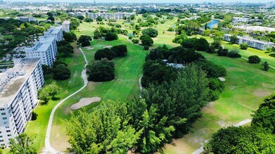 3100 N Palm Aire Dr in Pompano Beach, FL - Building Photo - Building Photo