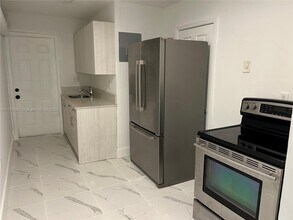 1652 Madison St in Hollywood, FL - Building Photo - Building Photo