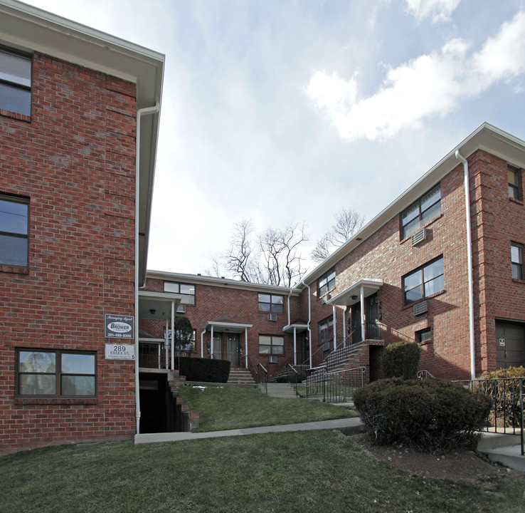 Carrich Garden Apartments in Hackensack, NJ - Building Photo