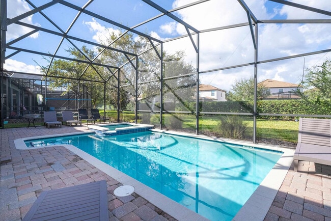 1416 Moon Valley Dr