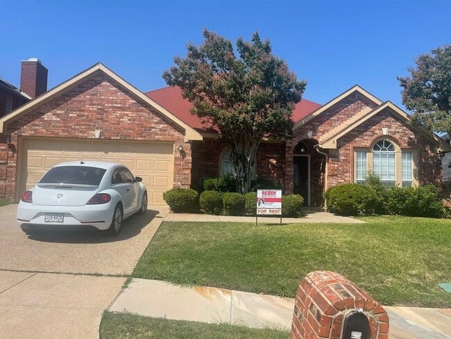 1414 Melody Ln