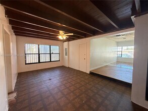 576 NW 147th St in Miami, FL - Building Photo - Building Photo