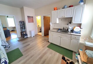 107 Brookline St, Unit 1 in Cambridge, MA - Foto de edificio - Building Photo