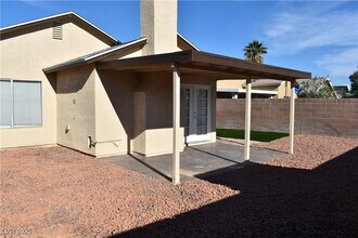 7309 Topeka Dr in Las Vegas, NV - Building Photo - Building Photo
