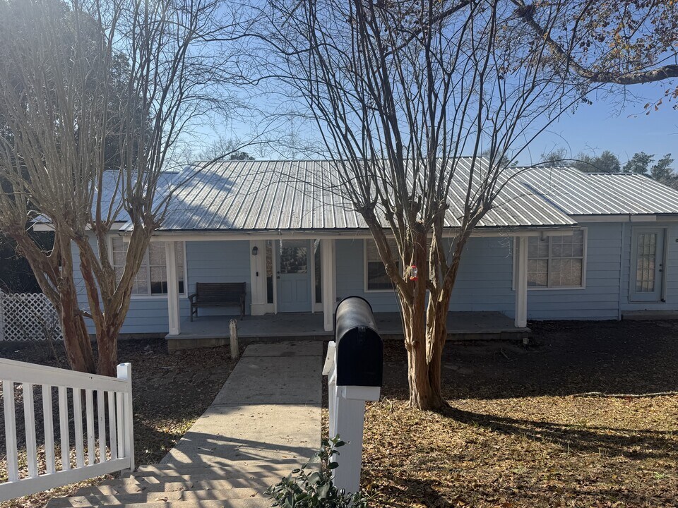 4379 Dial St in Marianna, FL - Building Photo