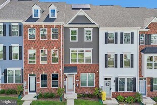 158 Woodgate Cir in Pasadena, MD - Building Photo