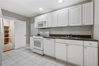 872 4th St in Coraopolis, PA - Building Photo - Building Photo