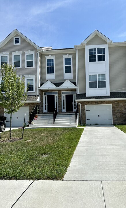 137 Lexington Pl in Dover, DE - Building Photo