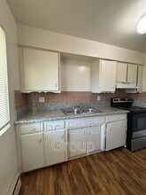 352 S Blackstone St in Tulare, CA - Building Photo - Building Photo