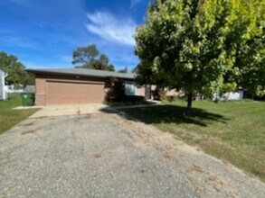 4057 Bramford Dr in Shelby Township, MI - Building Photo - Building Photo